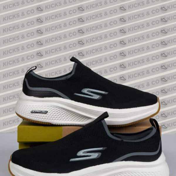 Skechers Go Run Elevate 2.0 (Black/White)